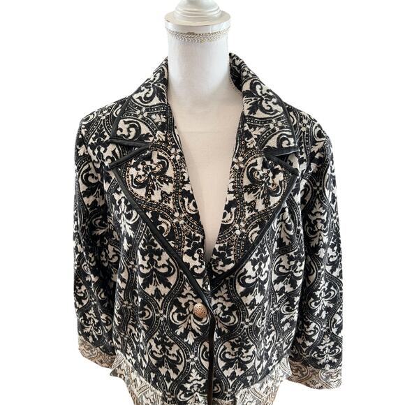Chicos Soft Black & White Print Jacket Blazer Gold Accents, Faux Leather Trim - Picture 2 of 9